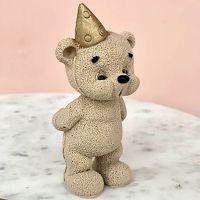 Фигурка из глазури Мишка задувает свечку